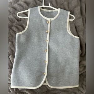Abercrombie & Fitch Gray Button-Up Sleeveless Vest/Sweater